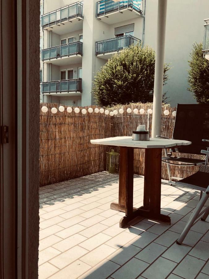 Parkplatz Und Balkon - Burberg'S Heimathafen In Wiesbaden Exteriér fotografie